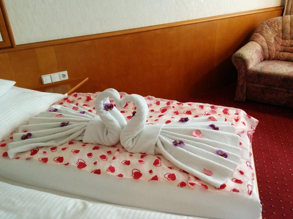 Wellness Hotel Garni Krone Baiersbronn Dış mekan fotoğraf